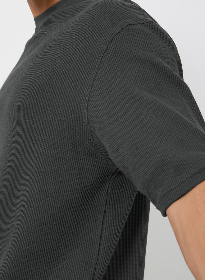 Styli Men Charcoal Waffle Knit Oversized T-Shirt - Image 2